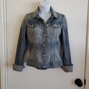 The best Denim Jacket - H&M sz 6
